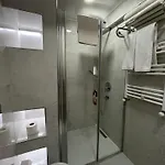 Azra Sultan & 4* Istambul
