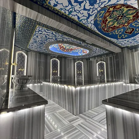 Azra Sultan & 4* Istanbul