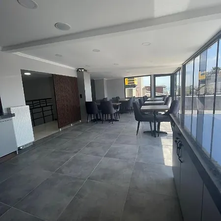 Azra Sultan & Istanbul