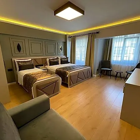 Azra Sultan & 4* Istanbul