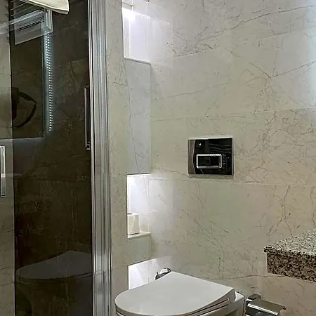 Hotel Azra Sultan & 4*