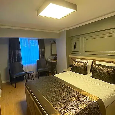 Azra Sultan & 4* Istanbul