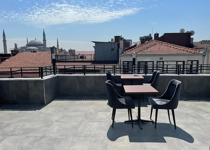 Azra Sultan & Отель Стамбул