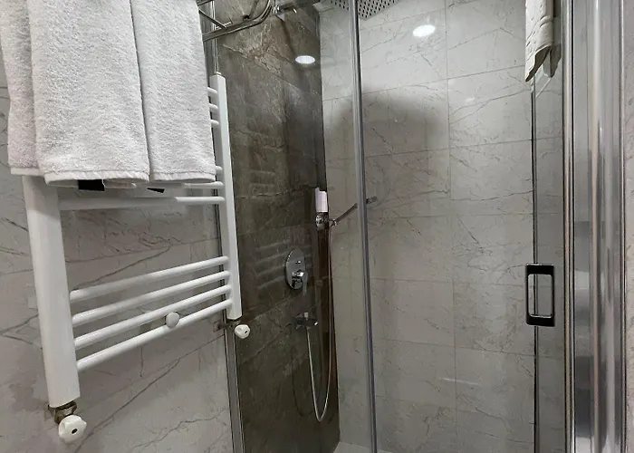 Azra Sultan & Отель