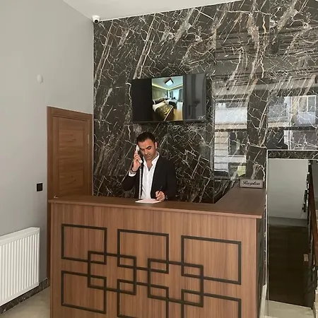 Azra Sultan & 4* Istambul