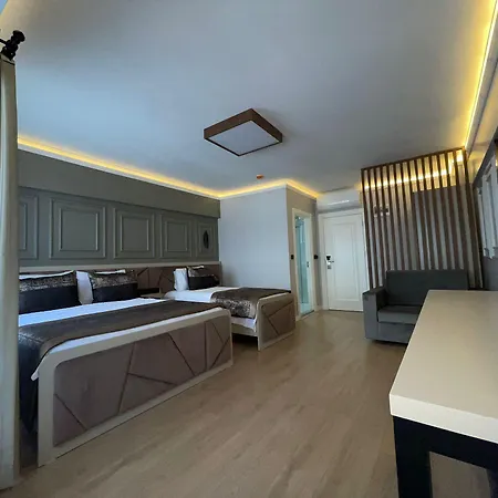 Azra Sultan & 4*